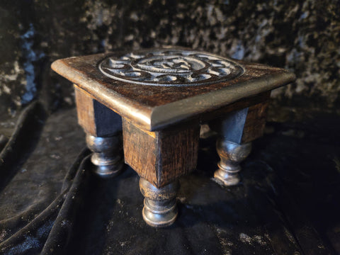 Triquetra Altar Table