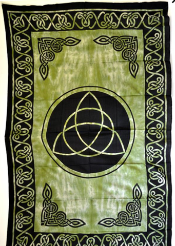 Triquetra 72x108" Green/black